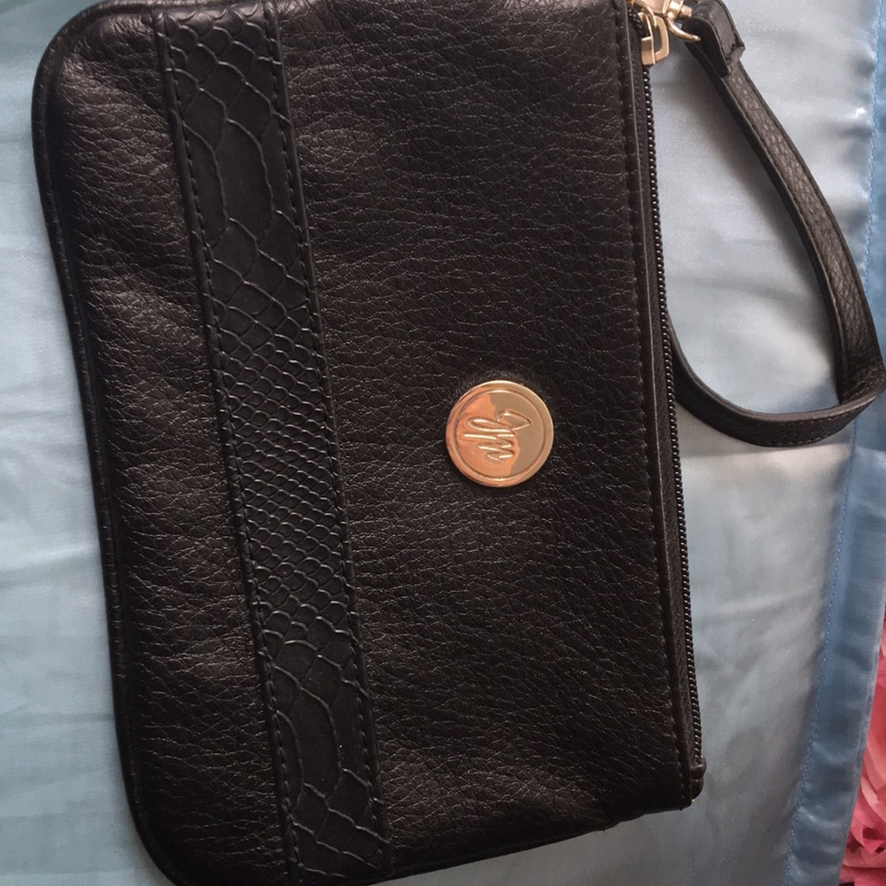 Black wristlet